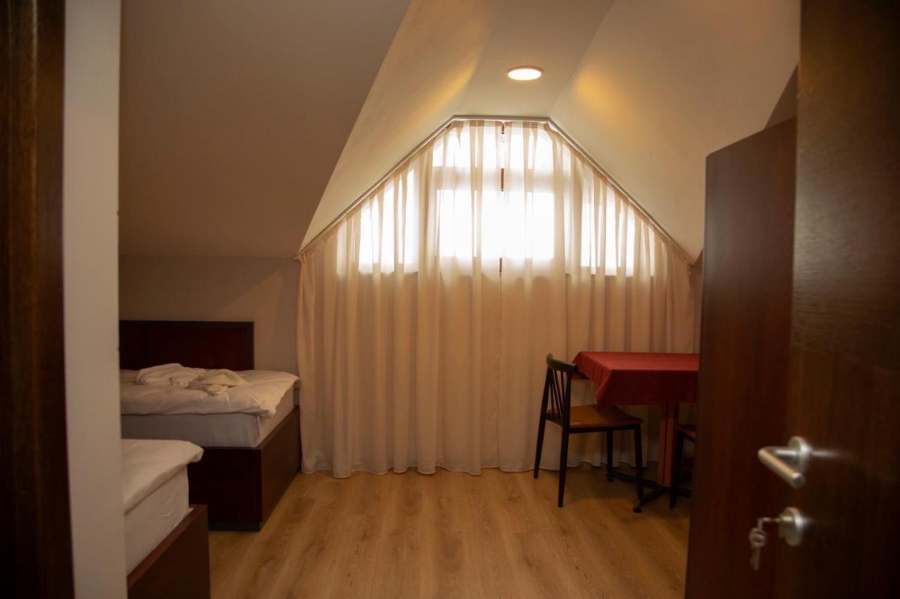 Hotel Oferta Прізрен Екстер'єр фото