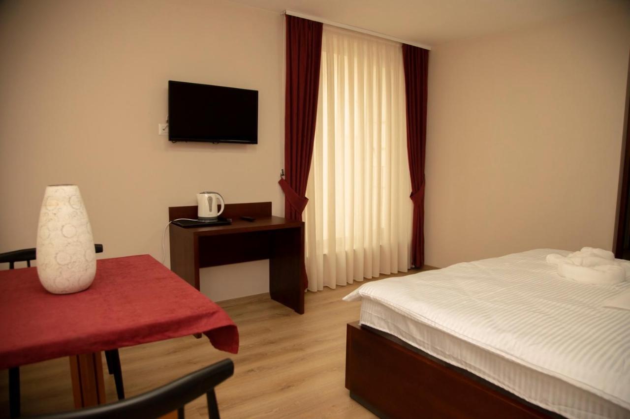 Hotel Oferta Прізрен Екстер'єр фото