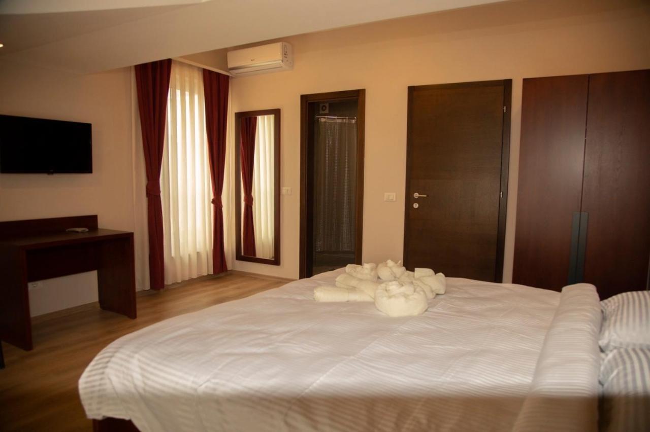 Hotel Oferta Прізрен Екстер'єр фото